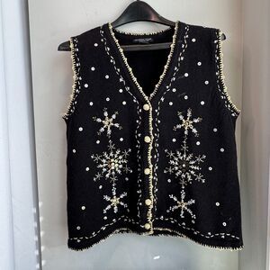 Stylish Reference Point Embellished Vintage Snowflake Winter Vest – Size M